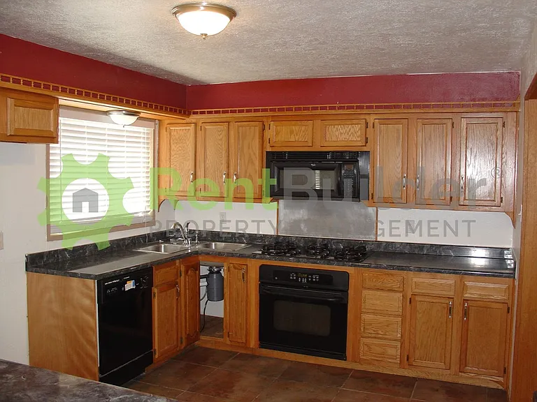 9801 Snow Heights Blvd NE — Photo 20