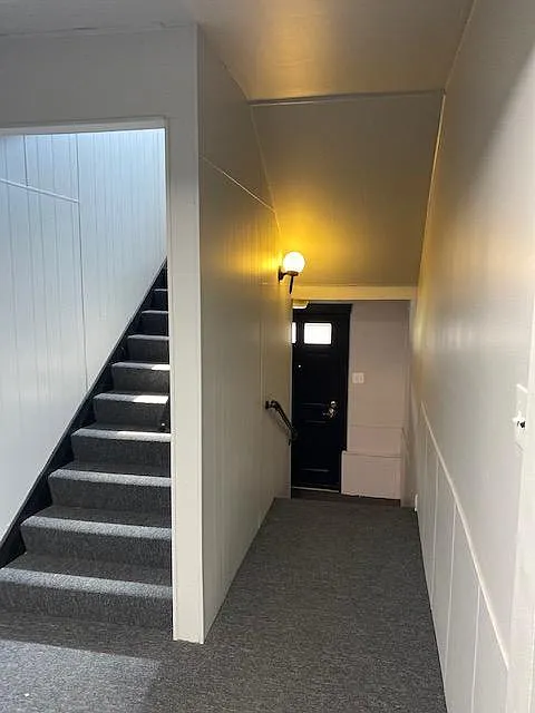 Studio, 380 sqft, $1,025 — Photo 3