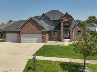 36166 Julia Dr, Clinton Township, MI 48035