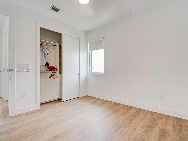 1805 NW 22nd Ct #1805 — Photo 9