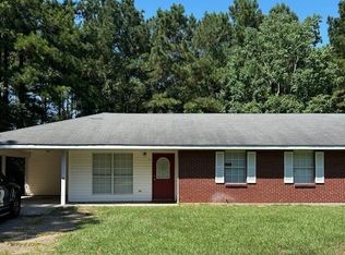 14 Kim Ln, Hattiesburg, MS 39401