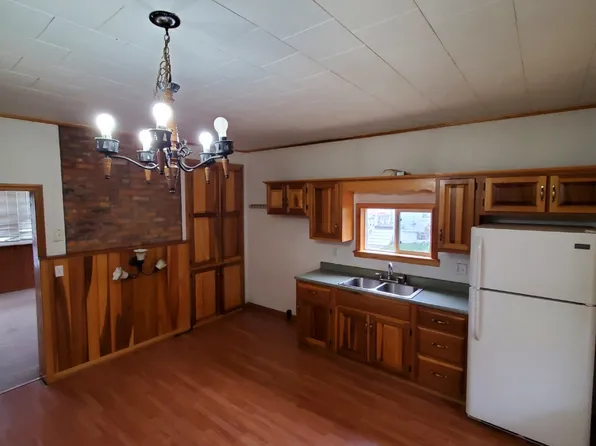 300 Painter St, Everson, PA 15631