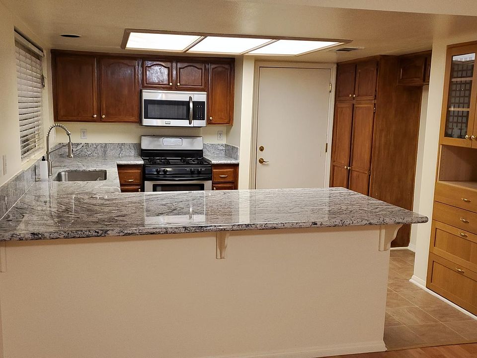 Spacious Kitchen with Granite counter-top