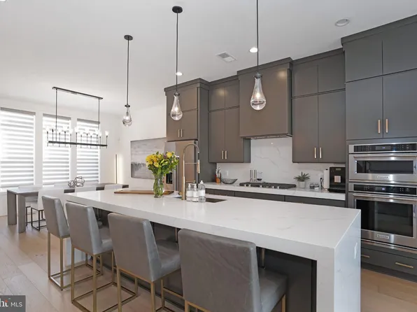 14383 Beckett Glen Cir, Chantilly, VA 20151