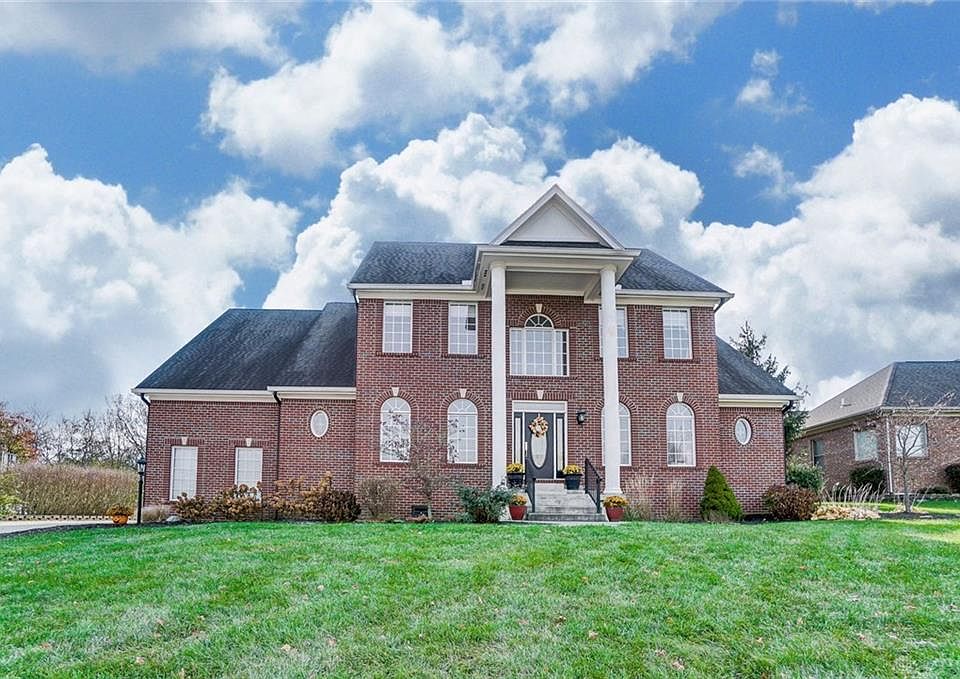 1st image of 45 Royal Highlands Dr