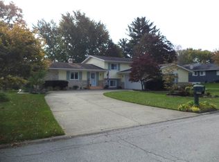 2405 Kenilworth Dr, Elkhart, IN 46514