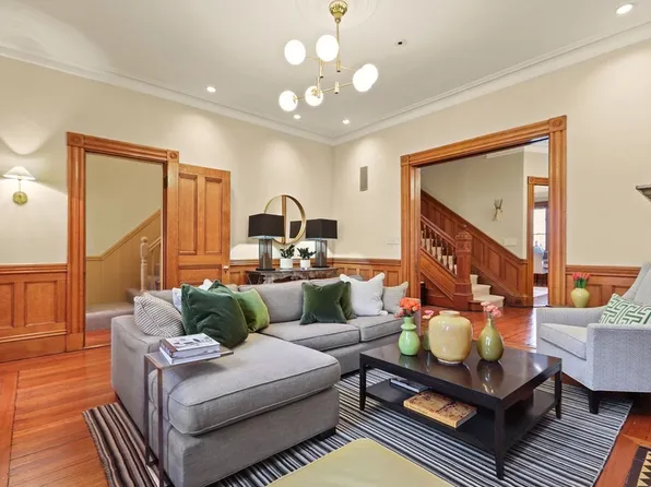 138 Saint Botolph St, Boston, MA 02115