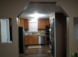 2 Beach St, Coventry, RI 02816