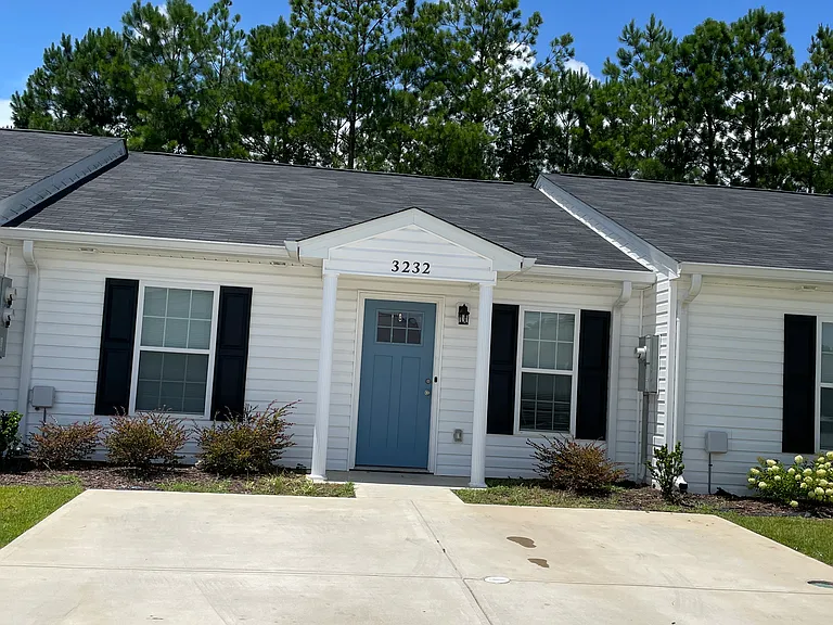3232 Pleasant Valley Cir — Photo 1