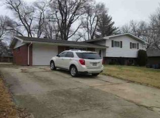 205 Churchill Dr, Belleville, IL
