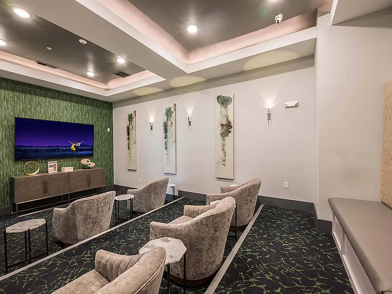 Madison Pointe Apartments — Photo 24