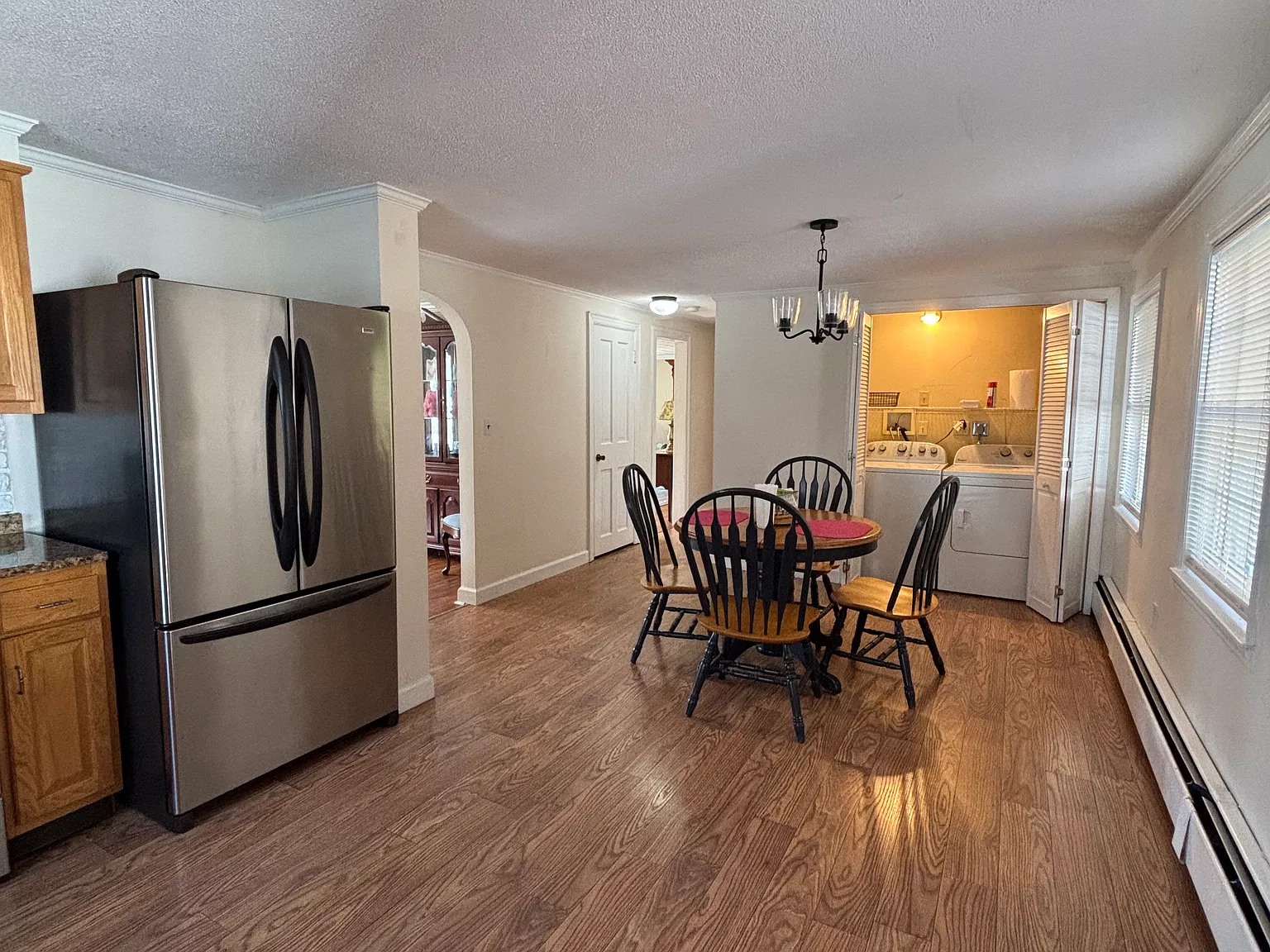 3 bed, 1818 sqft, $2,900 — Photo 2