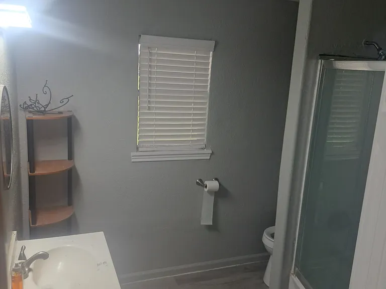 911 Recreation Dr — Photo 13