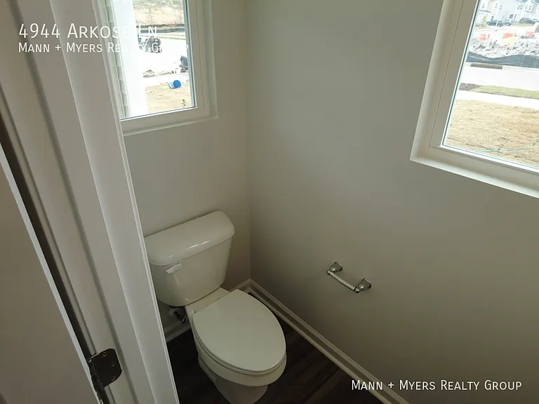 4944 Arkose Dr — Photo 6
