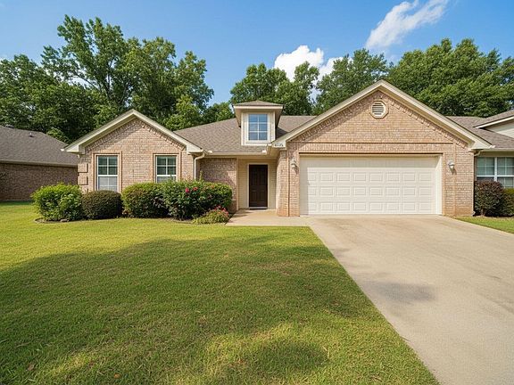 2nd image of 2203 Woodgrove Ln