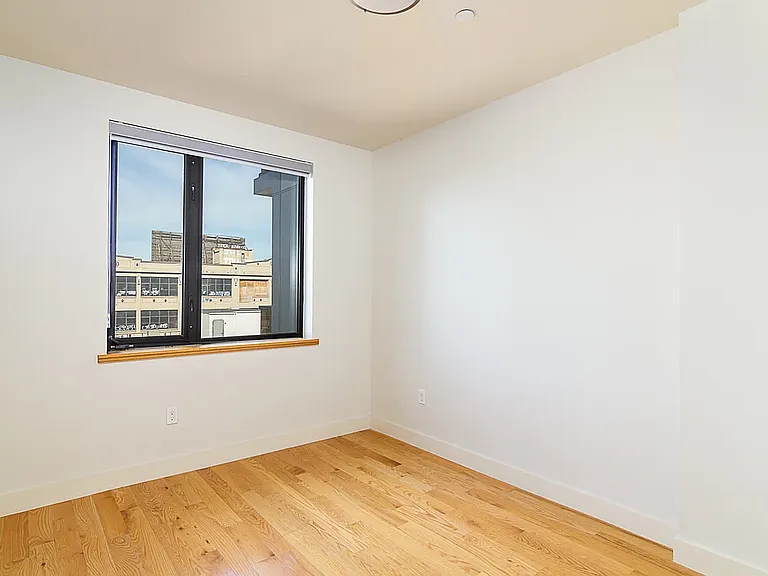 42-22 Crescent St #5A — Photo 6