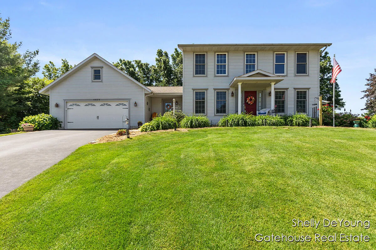6824 Hermoso Ct NE photo 1