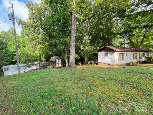 661 Black Hill Rd, Bryson City, NC 28713
