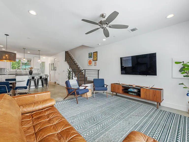 1128 Gunter St #F — Photo 7