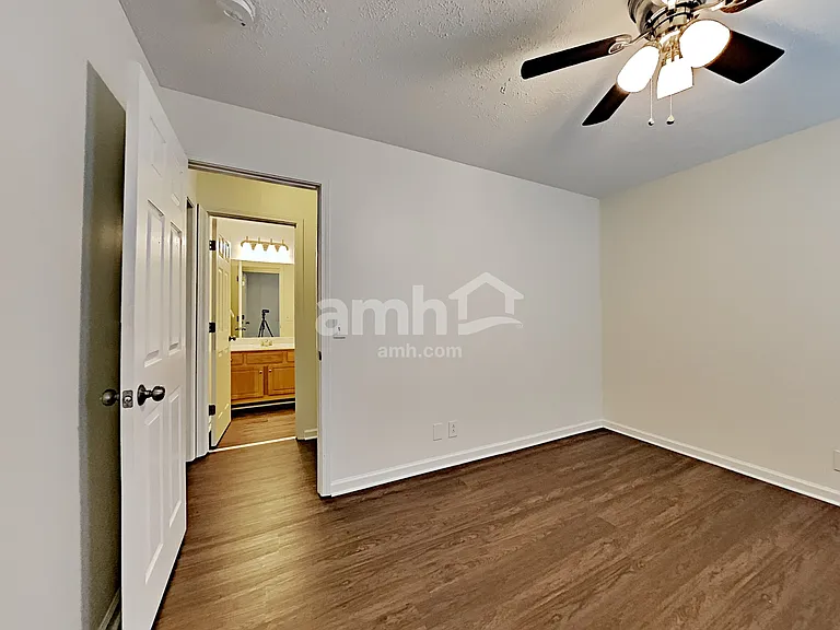916 Springs Hill Way — Photo 16