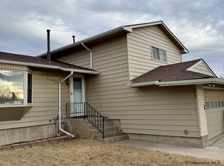 101 Applewood Ct, Cheyenne, WY 82009