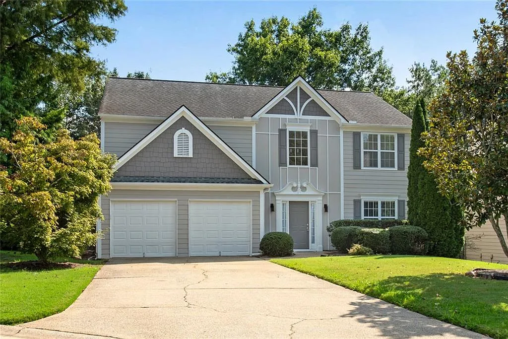 3 bed, 2.5 bath, 2431 sqft, $2,650 — Photo 2