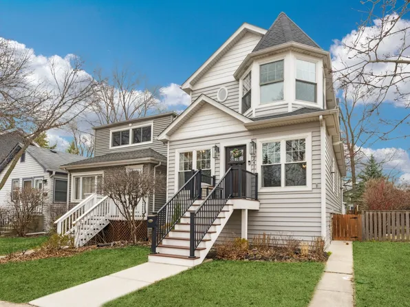 2411 Hastings Ave, Evanston, IL 60201