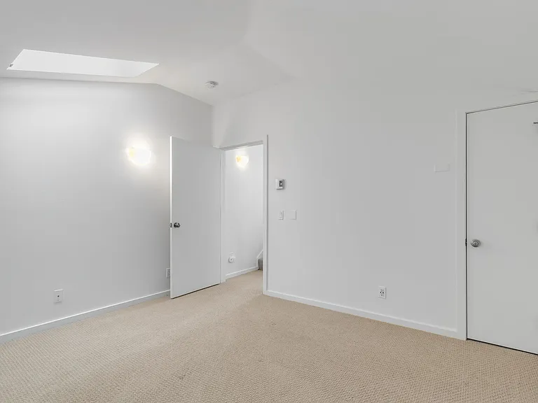 2048 13th Ave W #8 — Photo 18