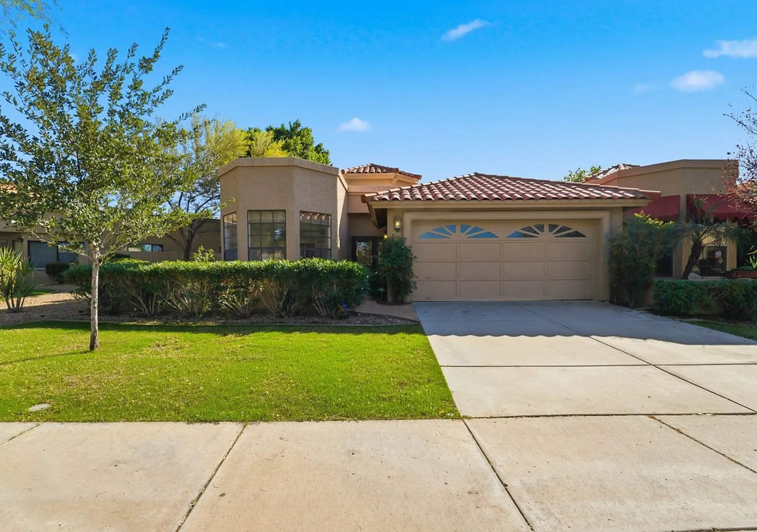 Welcome to this stunning 3-bedroom, 2-bathroom home in the heart of Scottsdale, AZ — Photo 1