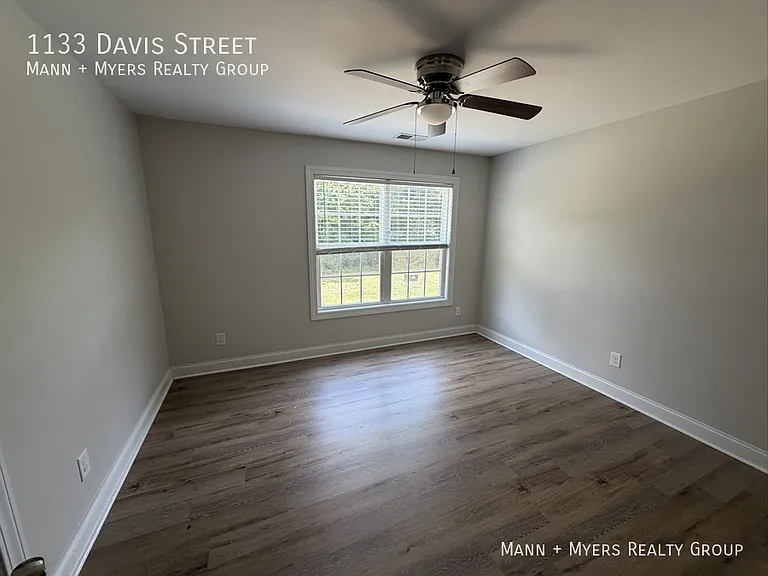 1133 Davis St — Photo 7