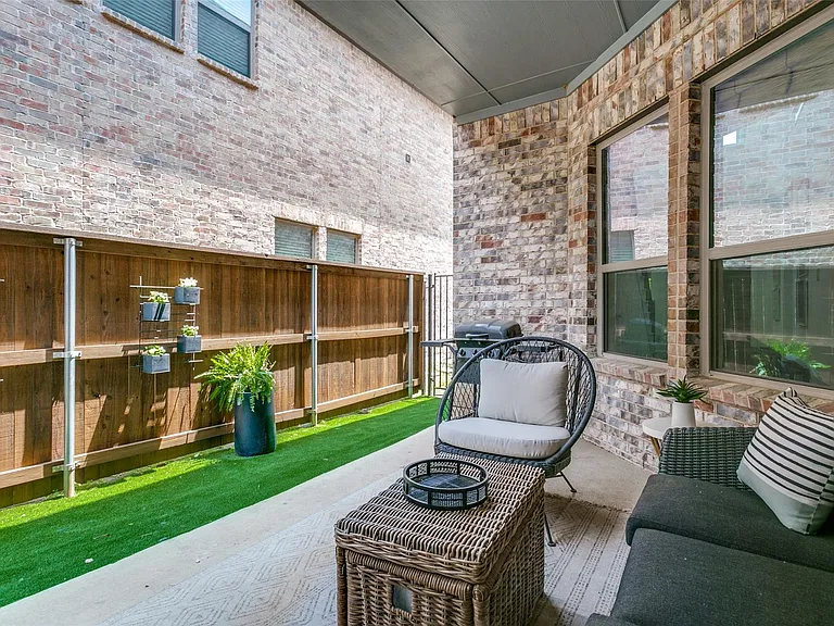 1258 Ocean Breeze Dr — Photo 20