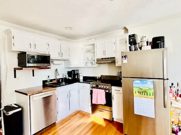 167 W 2nd St #3, Boston, MA 02127