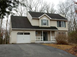 2468 Horseshoe Dr, East Stroudsburg, PA 18301