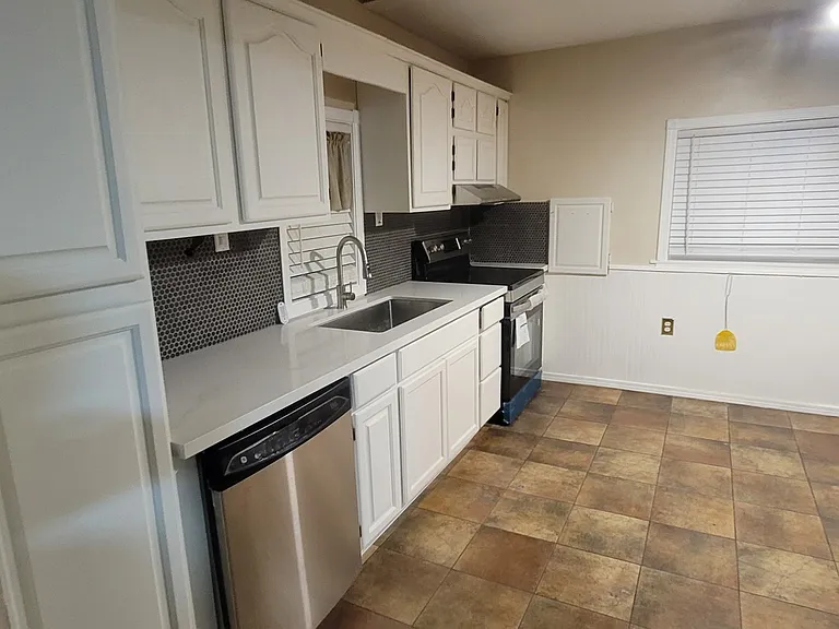 616 N Freestone Cir — Photo 32