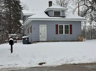 1527 Island St, La Crosse, WI 54603