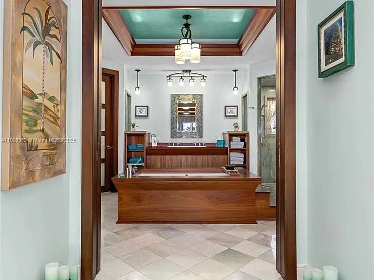 70 Bay Colony Ln — Photo 63