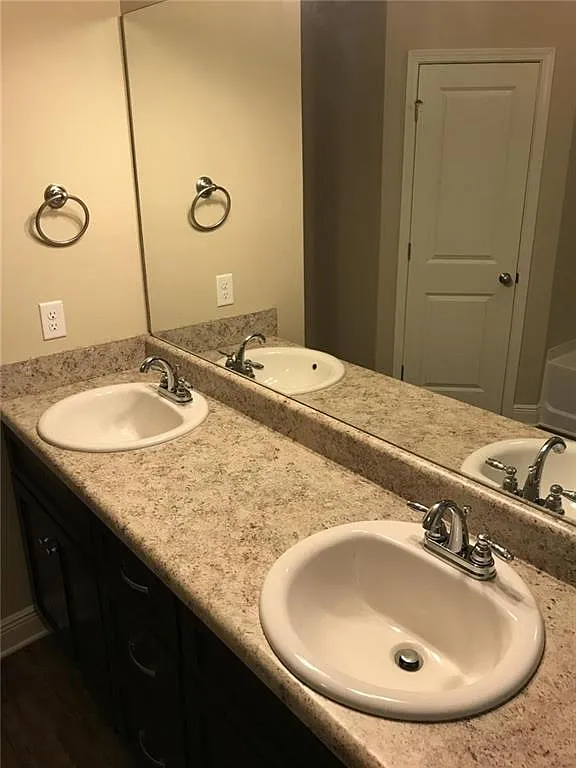 4 bed, 2.0 bath, 1681 sqft, $1,795 — Photo 4