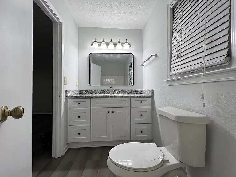 5020 Leeshire Trl — Photo 24
