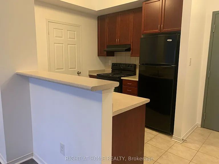 5170 Winston Churchill Blvd #413 — Photo 4