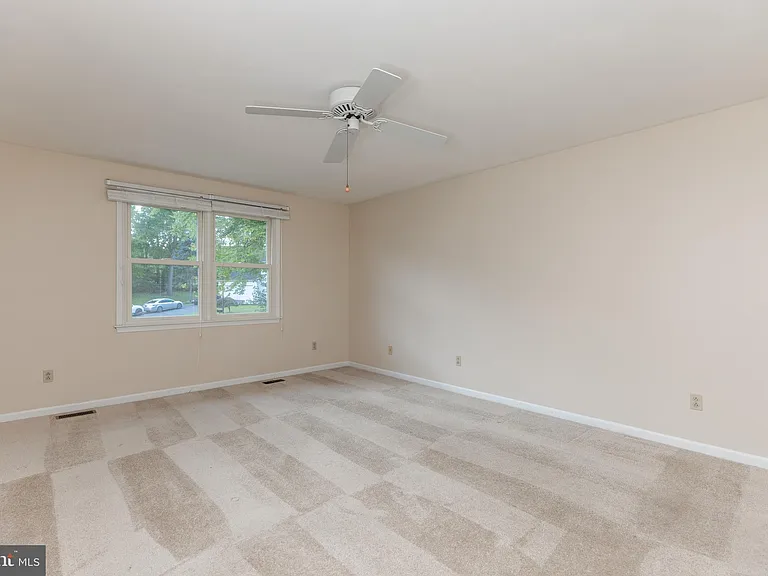 35 Nathalie Ct — Photo 22
