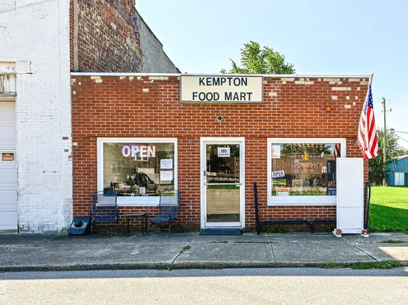 105 W Colonial St, Kempton, IN 46049