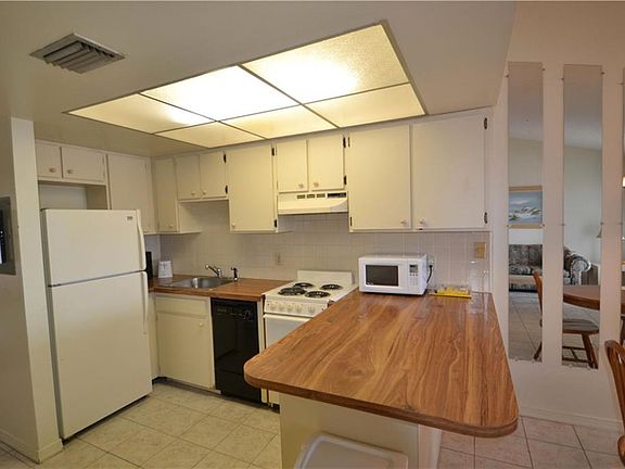 5th image of 2100 S Washington Ave APT 5