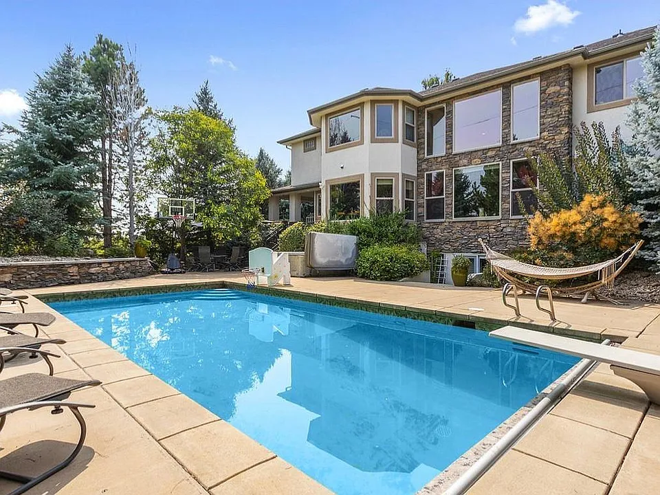 502 Stardance Way
