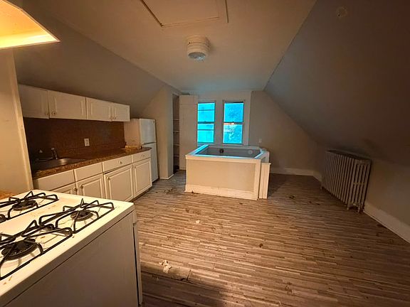4th image of 18 Dayton St #3A