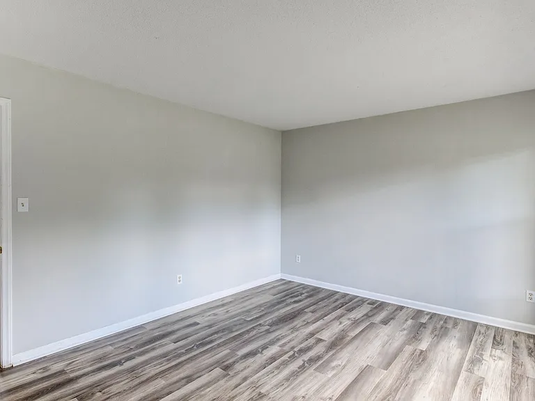 4505 Castlebar Dr — Photo 8