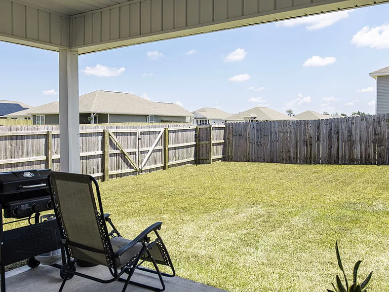 5438 Peach Dr — Photo 33
