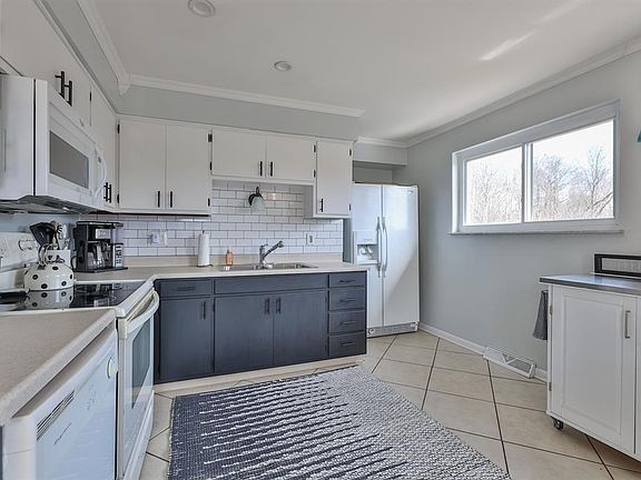 5th image of 741 Winston Hill Dr