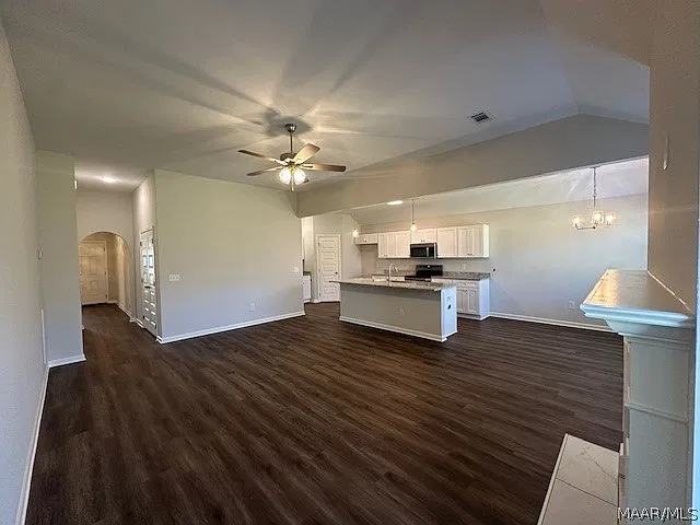 4 bed, 2.0 bath, 1655 sqft, $2,200 — Photo 4