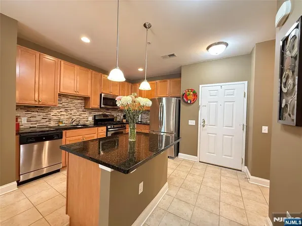 3213 Ramapo Ct, Riverdale, NJ 07457