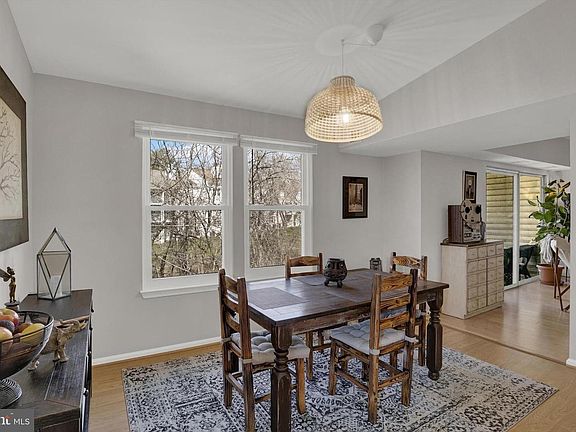 4th image of 11 Pickering Ct APT 201
